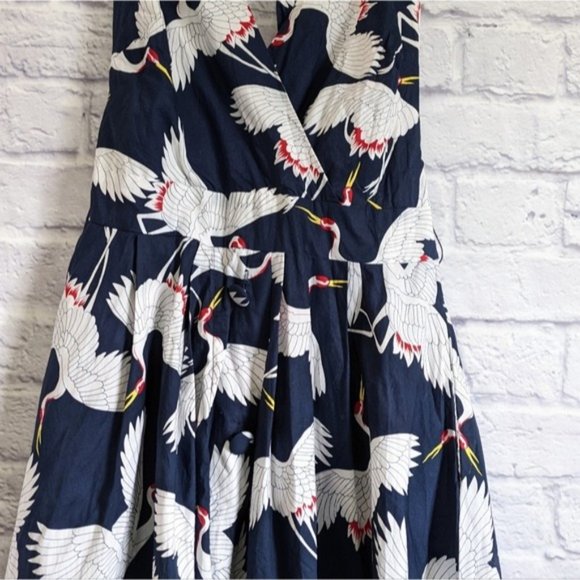 Elegant Crane Print Midi Dress - Picture 4 of 7